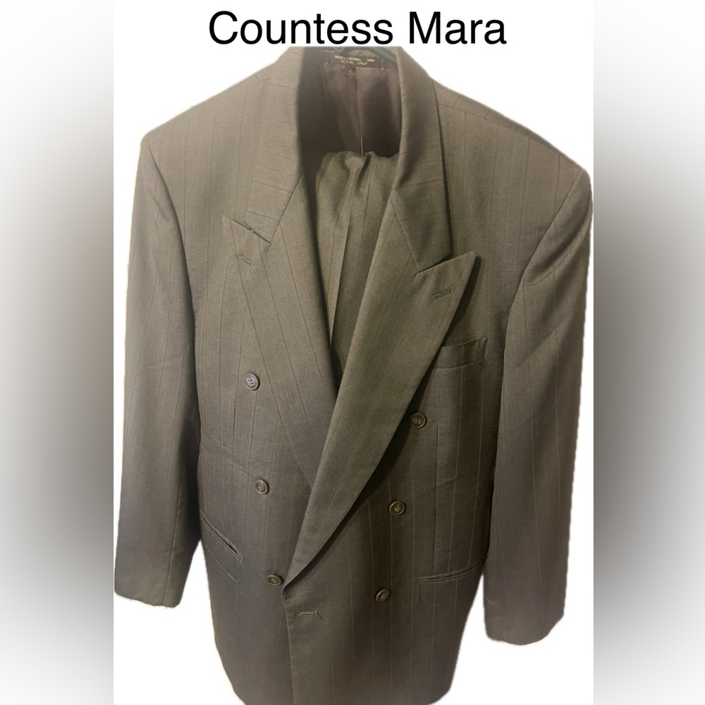 Countess Mara Suit 41L